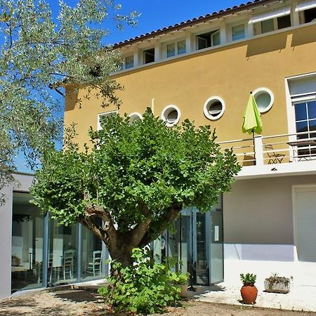 ניונס Hotel La Caravelle מראה חיצוני תמונה
