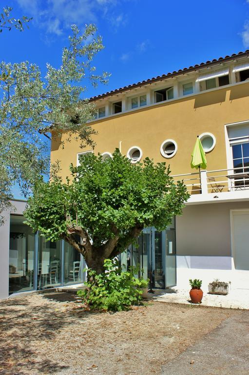 ניונס Hotel La Caravelle מראה חיצוני תמונה