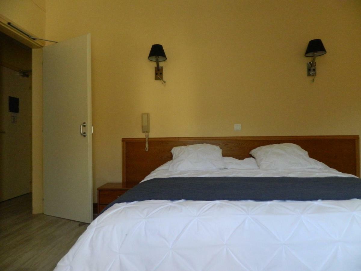 ניונס Hotel La Caravelle מראה חיצוני תמונה